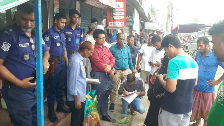 পটুয়াখালীতে টিয়া পাখি আটকে রাখায় নারীকে জরিমানা