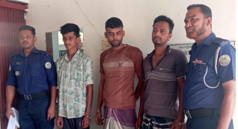 পিরোজপুরের নাজিরপুরে জাল টাকাসহ ৩ জন গ্রেফতার