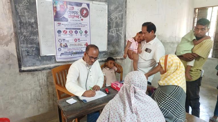 নলছিটিতে ফ্রি মেডিকেল ক্যাম্প, ৪ শতাধিক রোগী পেলেন চিকিৎসাসেবা