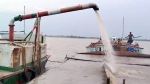 কলাপাড়ায় রাবনাবাদ নদী থেকে অবৈধ বালু উত্তোলন, বাড়ছে ভাঙন; হারাচ্ছে সরকার রাজস্ব
