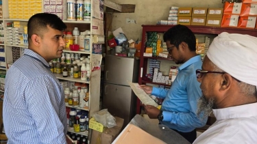 <small>ঈদুল আজহা সামনে রেখে </small> কলাপাড়ায় পশুর ওষুধের দোকানে অভিযান, জরিমানা