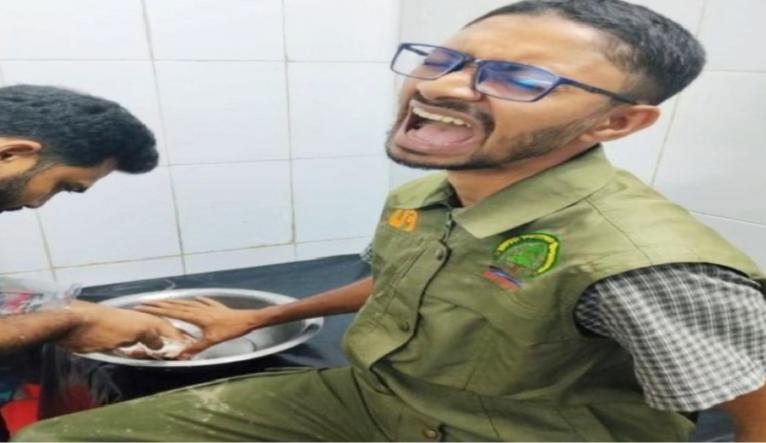 পাথরঘাটায় বনরক্ষীদের ওপর হামলা করে আটক হরিণ ও শিকারিকে ছিনতাই