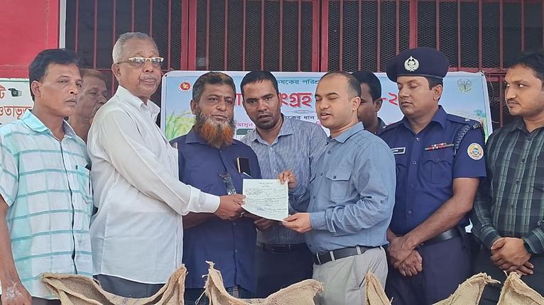 আগৈলঝাড়ায় বোরো ধান সংগ্রহ অভিযানের উদ্বোধন