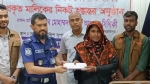 পিরোজপুরে ২৫টি হারানো মোবাইল উদ্ধার করে মালিকদের হাতে তুলে দিল পুলিশ