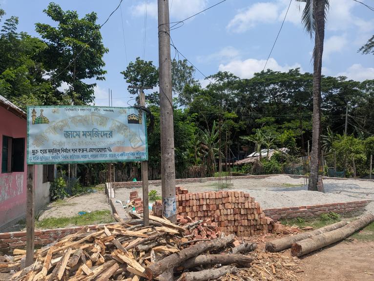 নিজস্ব জমিতে মসজিদ নির্মাণে বাধা, উত্তেজনা বাউফলে