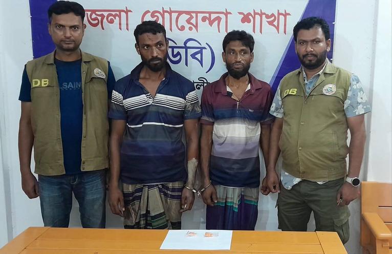 পটুয়াখালীতে ১১১ পিস ইয়াবাসহ দুই মাদক কারবারি গ্রেফতার