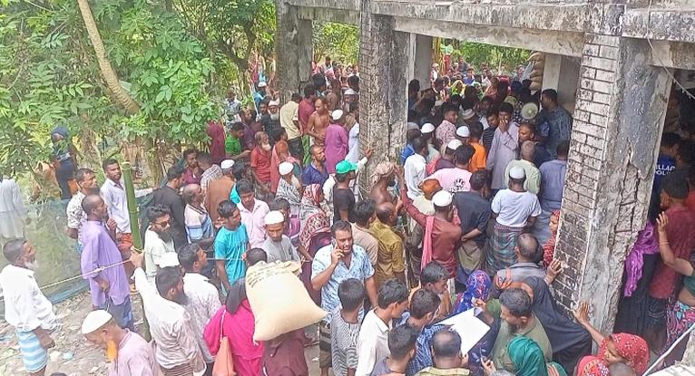 গলাচিপায় চাল বিতরণে অর্থ আদায়, মুখোমুখি ইউপি চেয়ারম্যান-মেম্বাররা