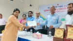 জাতীয় শিক্ষা সপ্তাহে আগৈলঝাড়ায় বিজয়ীদের মাঝে পুরস্কার বিতরণ