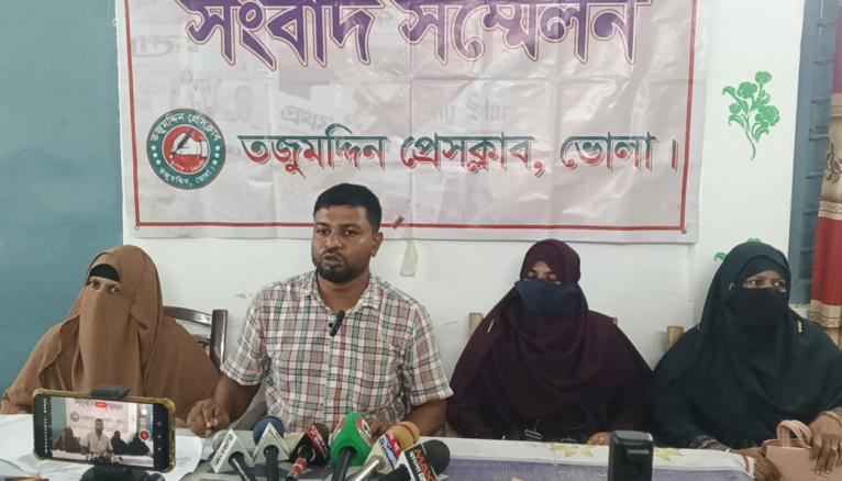 তজুমদ্দিনে চেয়ারম্যানের বিরুদ্ধে জাল ওয়ারিশ সনদ দেওয়ার অভিযোগ