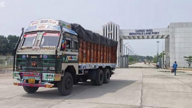 ৭ দিনের ঈদ ছুটি শেষে বেনাপোল বন্দরে আমদানি-রপ্তানি শুরু