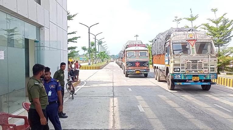 বেনাপোলে কাস্টমস, আনসার ও নিরাপত্তাকর্মীসহ ৬১ জনের নামে মামলা