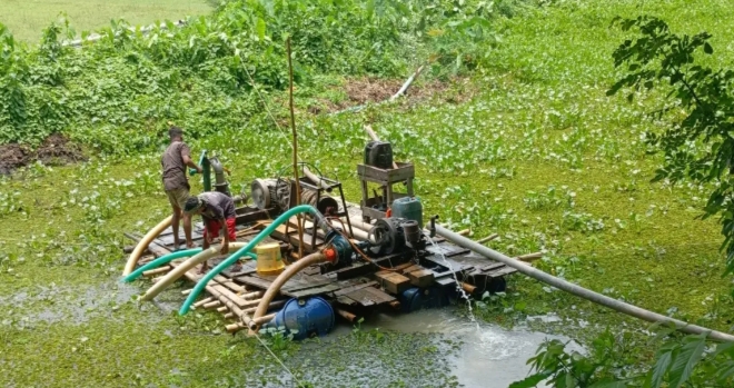 গলাচিপায় অবৈধ ড্রাম ড্রেজার জব্দ, শ্রমিককে ৫০ হাজার টাকা জরিমানা