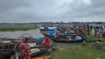 গলাচিপায় জাল-নৌকা নিয়ে ঘাটে জেলেরা, চলছে প্রকৃত মৎস্যজীবী শনাক্তে যাচাই