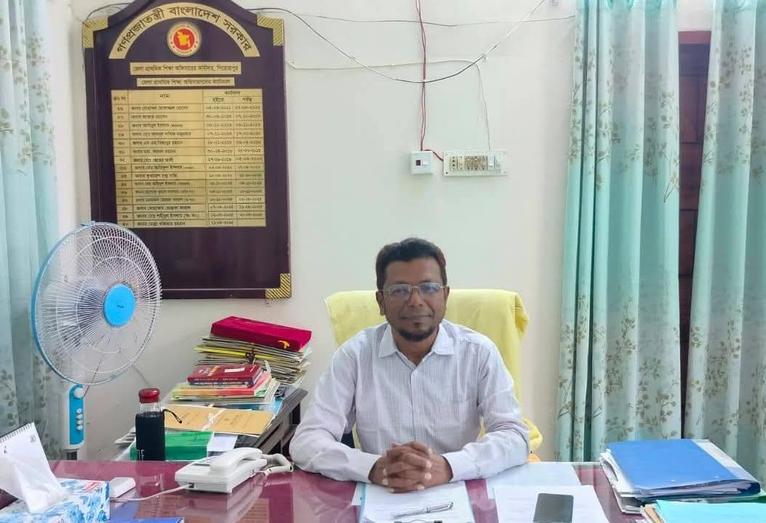 বরিশাল বিভাগে শ্রেষ্ঠ জেলা শিক্ষা অফিসার পিরোজপুরের মোল্লা বক্তিয়ার রহমান