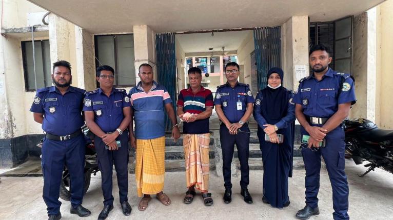 মঠবাড়িয়ায় ইয়াবাসহ দুই মাদক কারবারি গ্রেপ্তার