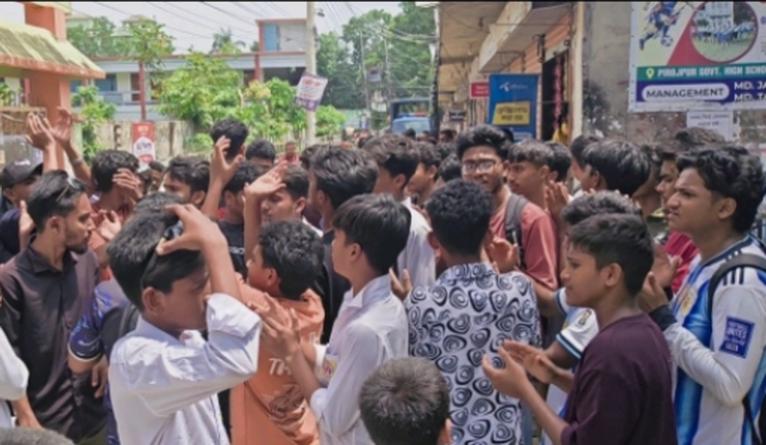 পিরোজপুরে ছাত্রী শ্লীলতাহানি অভিযোগ: শিক্ষক সাময়িক বরখাস্ত, তদন্ত চলছে
