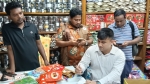 কুয়াকাটায় দুই আচার-চকলেট দোকানিকে ২০ হাজার টাকা জরিমানা