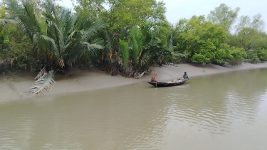 ৩ দিন পর মুক্তিপণে ফিরলেন ৫ জেলে, আহত একজন হাসপাতালে