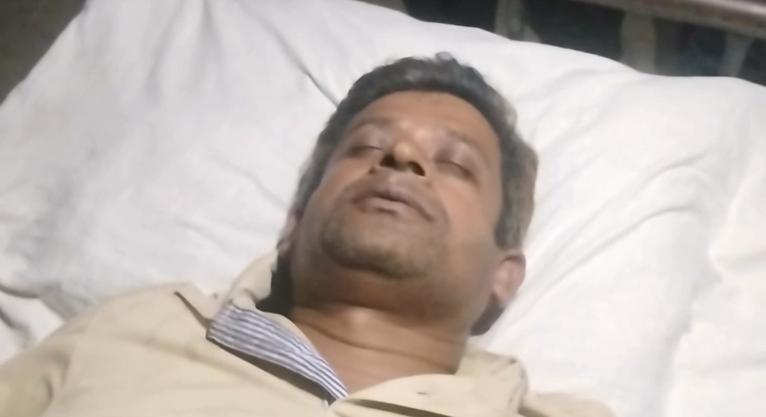 কলাপাড়ায় হামলার শিকার, শেবাচিমে চিকিৎসাধীন আজকের পত্রিকার সাংবাদিক মোয়াজ্জেম হোসেন