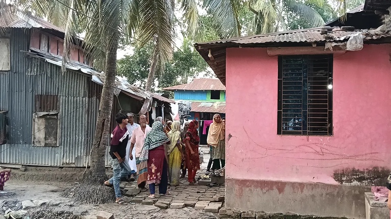 কলাপাড়ায় বোনের করা ধর্ষণচেষ্টার মামলা: ভাইকে ছাড়তে ১০ লাখ টাকা দাবির অভিযোগ