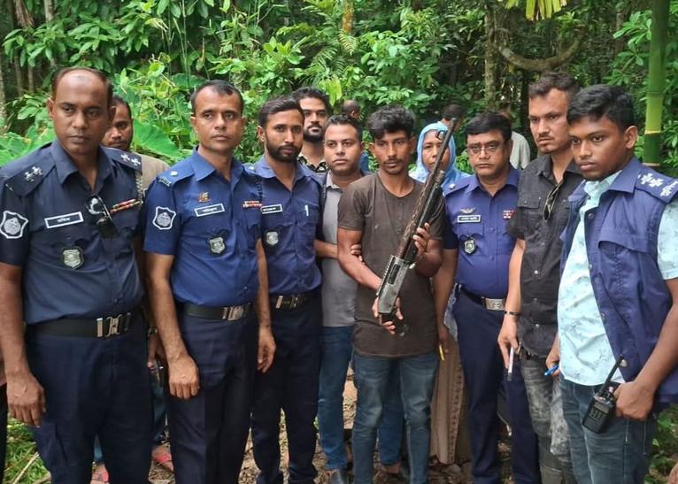 কাউখালী থানা পুলিশের বিশেষ অভিযানে শটগান উদ্ধার, আটক ১