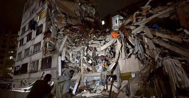 ভূমিকম্পে ভেনেজুয়েলায় ব্যাপক প্রাণহানির আশঙ্কা, জরুরি অবস্থা জারি