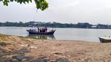 <small>যাত্রীরা জিম্মি হয়ে পড়েছে </small> কলাপাড়ার তেগাছিয়া খেয়ায় ৬ বছরে অতিরিক্ত আদায় ৪৩ লাখ টাকা