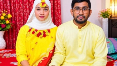 বাংলাদেশি যুবককে বিয়ের পর প্রথমবার শ্বশুরবাড়িতে মালয়েশিয়ান তরুণী