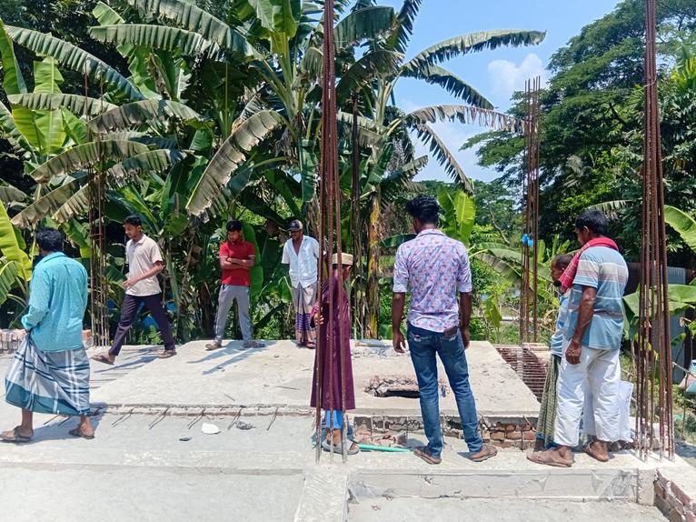 আমতলীতে সেফটি ট্যাঙ্কের সেন্টারিং খুলতে নেমে বিষাক্ত গ্যাসে দুই শ্রমিকের মৃত্যু