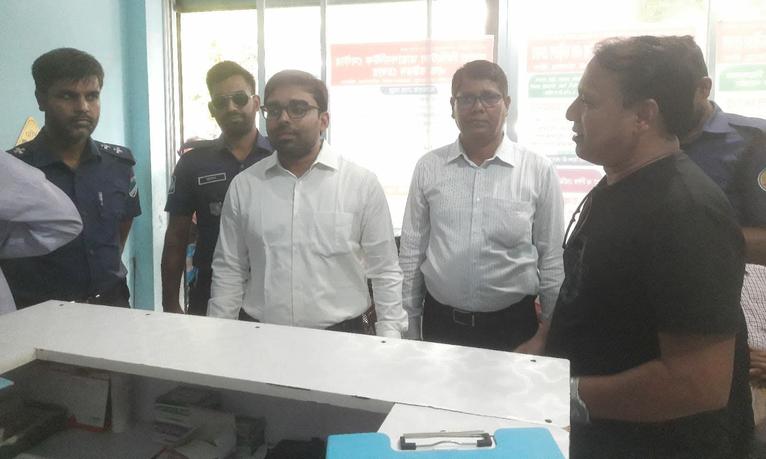 আগৈলঝাড়ায় দুই প্রতিষ্ঠানকে ১০ হাজার টাকা জরিমানা