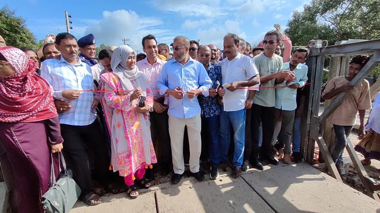 ২৪ ঘণ্টা ফেরি চলাচল শুরু, ২৩ বছরের ভোগান্তির অবসান মোংলা নদীতে