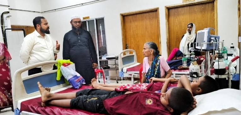 বাগেরহাটে চিপস খেয়ে ১২ শিক্ষার্থীসহ ১৩ জন অসুস্থ, হাসপাতালে ভর্তি