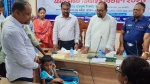 কাঠালিয়ায় বিশেষ চাহিদাসম্পন্ন শিক্ষার্থীদের মাঝে অ্যাসিস্টিভ ডিভাইস বিতরণ