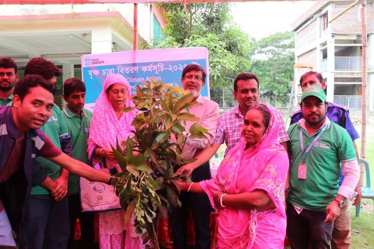 কলাপাড়ায় বৃক্ষ রোপণ কর্মশালায় ২৬০ জনকে গাছের চারা বিতরণ