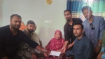 জুলাই শহীদ রাকিবের পরিবারের পাশে তারেক রহমান, মায়ের হাতে সহায়তা তুলে দিলেন ছাত্রদল নেতারা