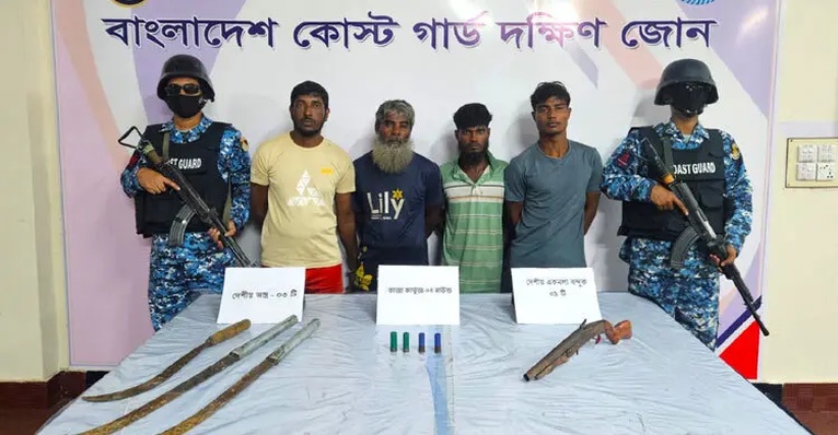 ডাকাতির প্রস্তুতিকালে ভোলায় বন্দুক-গুলিসহ চারজন আটক
