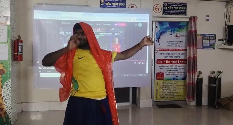 কলাপাড়ায় কথা রাখলেন ব্রাজিল সমর্থক কনটেন্ট ক্রিয়েটর মিন্টু মিয়া