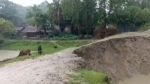 কলাপাড়ায় আন্ধারমানিক নদীর বেড়িবাঁধসহ স্লুইস ধস, পানিবন্দি সাত গ্রামের মানুষ