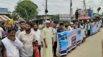 দক্ষিণাঞ্চলের উন্নয়নে ৮ দফা দাবিতে কুয়াকাটা-কলাপাড়া সড়কে ৩০ কিলোমিটার মানববন্ধন
