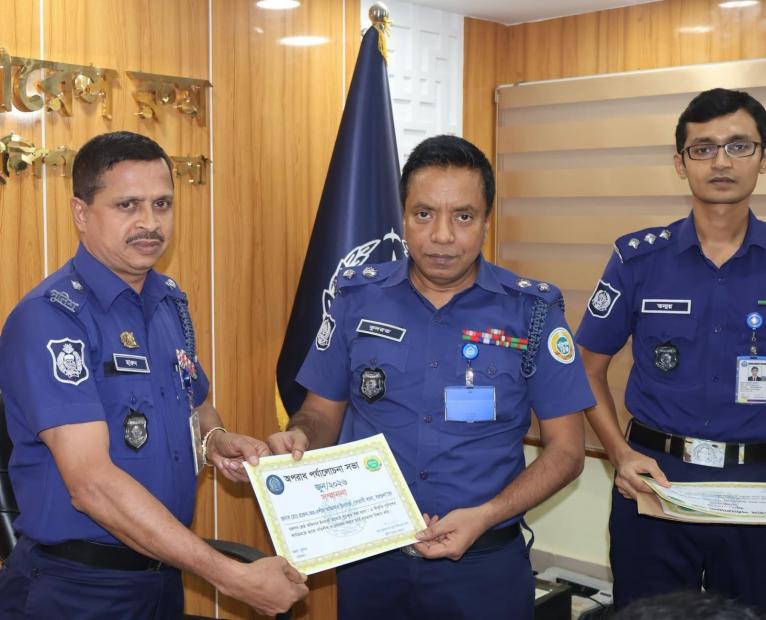 বরগুনার শ্রেষ্ঠ ওসি বেতাগী থানার হারুন-অর-রশিদ