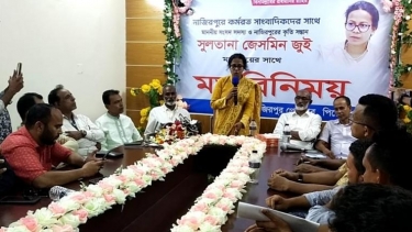 নাজিরপুরে সাংবাদিকদের সঙ্গে এমপি সুলতানা জেসমিন জুঁইয়ের মতবিনিময়