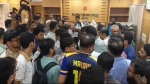 বরিশালে বিভাগীয় স্বাস্থ্য পরিচালককে অবরুদ্ধ, কার্যালয় ছাড়লেন বিক্ষোভের মুখে