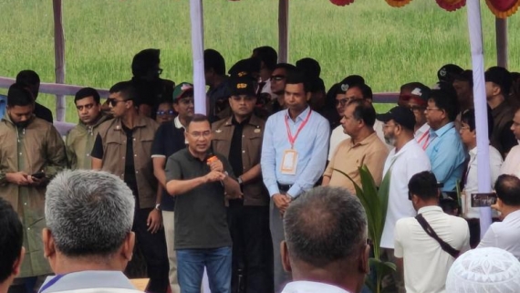 প্রধানমন্ত্রীকে স্বাগত জানাতে গৌরনদী-বরিশাল সড়কে ৪০ কিলোমিটার মানবপ্রাচীর