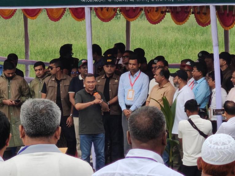 বৃক্ষরোপণ শেষে বক্তব্য রাখছেন প্রধানমন্ত্রী তারেক রহমান।