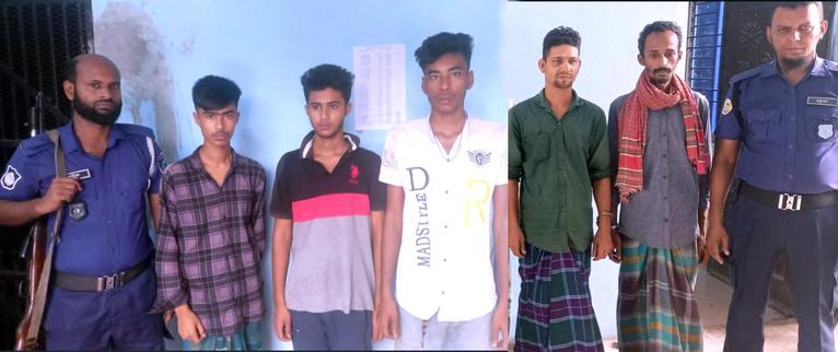 নেছারাবাদে দুই মাদক কারবারি ও তিন মাদকসেবী গ্রেপ্তার