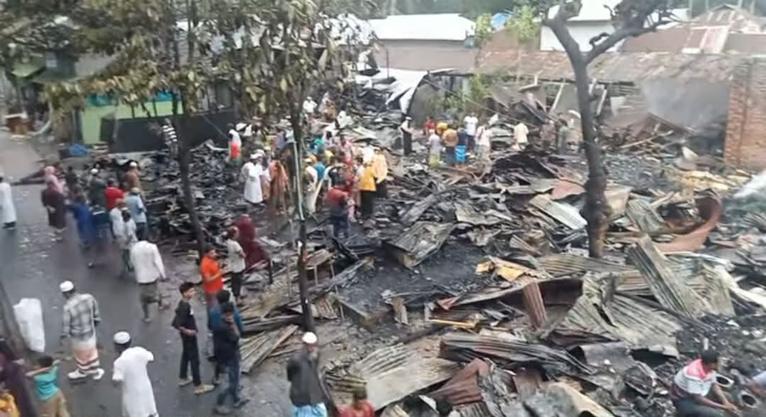 বরগুনার লেমুয়া বাজারে ভয়াবহ অগ্নিকাণ্ড, পুড়ে ছাই ৩০-৪০ ব্যবসাপ্রতিষ্ঠান