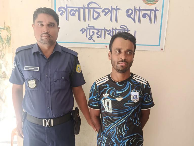 গলাচিপায় ১৩ পিস ইয়াবাসহ যুবক গ্রেপ্তার