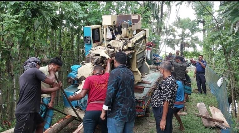 যুবলীগ নেতার কারখানা থেকে দেড় কোটি টাকার সিগারেট তৈরির মেশিন উদ্ধার