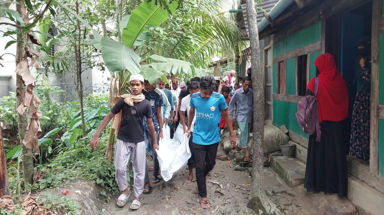 শরণখোলায় ঘর থেকে দম্পতির মরদেহ উদ্ধার, পাশে কাঁদছিল দুই মাসের শিশু