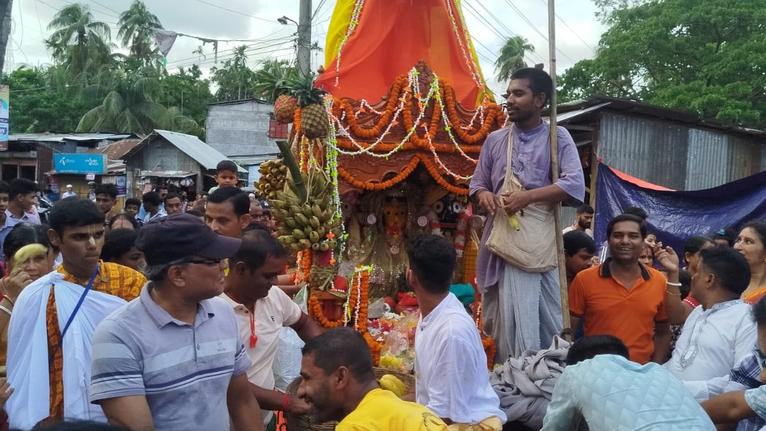 নেছারাবাদে রথযাত্রায় ভক্তদের ঢল